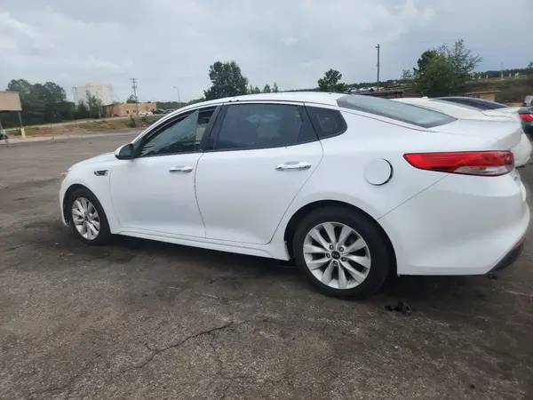5XXGU4L31GG086668 2016 KIA OPTIMA - Image 2