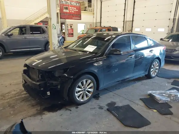 5XXGU4L31GG096083 2016 KIA OPTIMA - Image 2