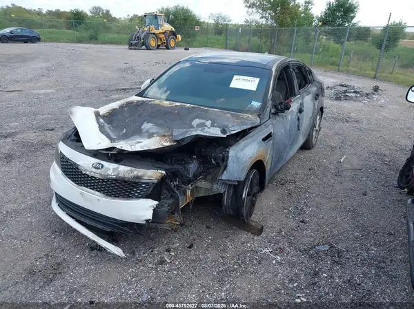 5XXGU4L31GG107633 2016 KIA OPTIMA - Image 2