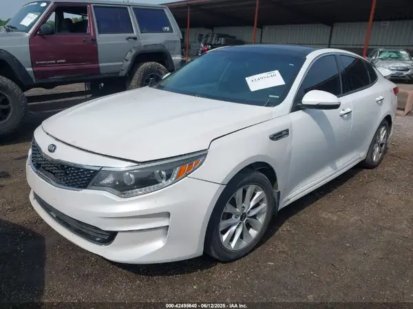 5XXGU4L31HG132307 2017 KIA OPTIMA - Image 2