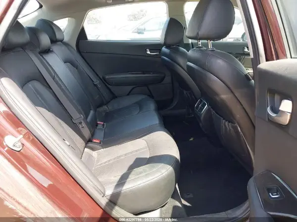 5XXGU4L31HG135868 2017 KIA OPTIMA - Image 8
