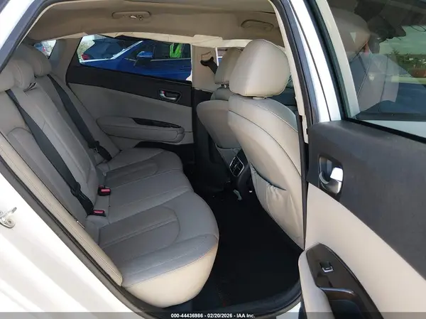 5XXGU4L31HG157725 2017 KIA OPTIMA - Image 8