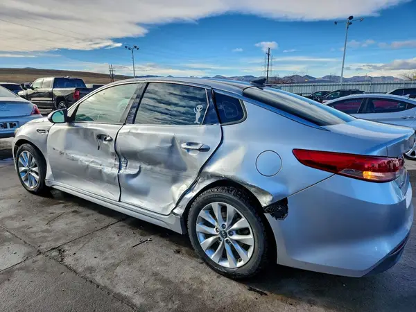 5XXGU4L31HG161354 2017 KIA OPTIMA - Image 2