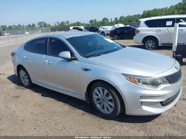 5XXGU4L31JG181884 2018 KIA OPTIMA - Image 1