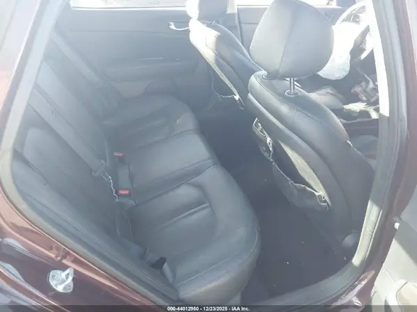 5XXGU4L31JG185563 2018 KIA OPTIMA - Image 8