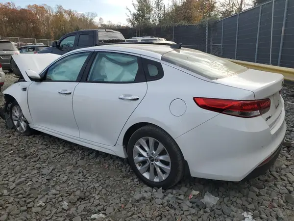 5XXGU4L31JG187457 2018 KIA OPTIMA - Image 2