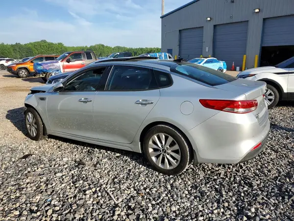 5XXGU4L31JG188284 2018 KIA OPTIMA - Image 2