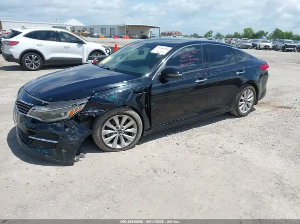 5XXGU4L31JG191718 2018 KIA OPTIMA - Image 2