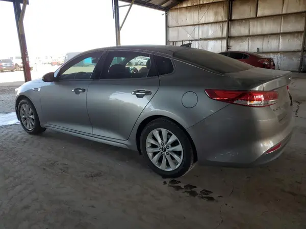 5XXGU4L31JG197373 2018 KIA OPTIMA - Image 2