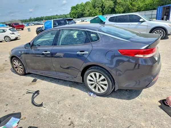 5XXGU4L31JG199172 2018 KIA OPTIMA - Image 2