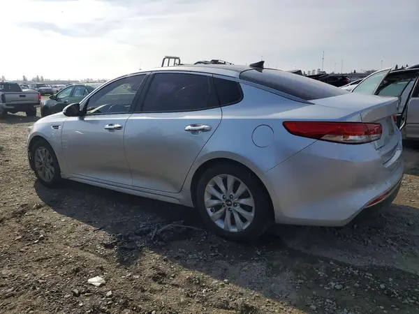 5XXGU4L31JG206007 2018 KIA OPTIMA - Image 2