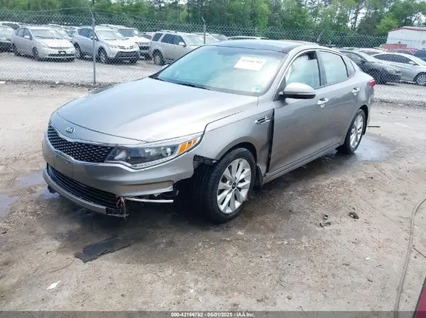 5XXGU4L31JG208338 2018 KIA OPTIMA - Image 2