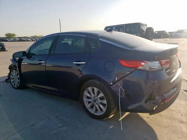 5XXGU4L31JG211854 2018 KIA OPTIMA - Image 2