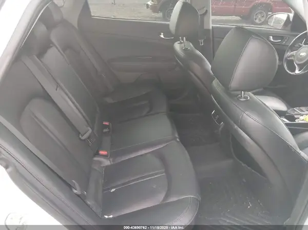 5XXGU4L31JG213684 2018 KIA OPTIMA - Image 8