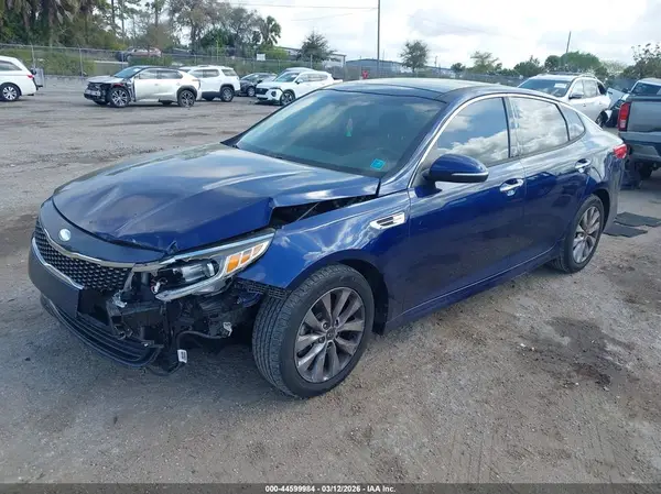 5XXGU4L31JG229254 2018 KIA OPTIMA - Image 2