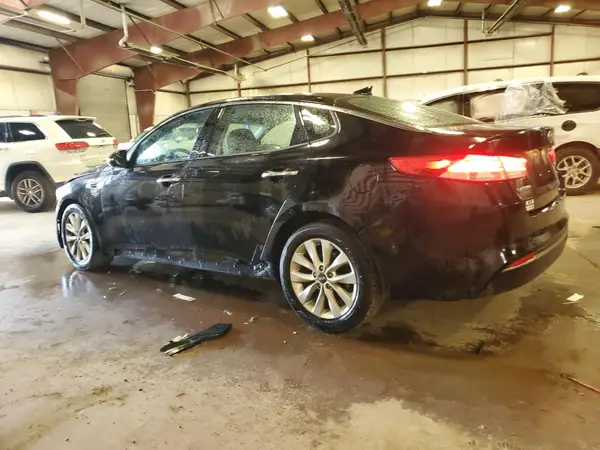 5XXGU4L31JG233899 2018 KIA OPTIMA - Image 2