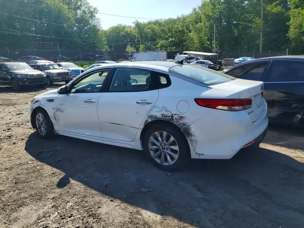 5XXGU4L31JG237970 2018 KIA OPTIMA - Image 2