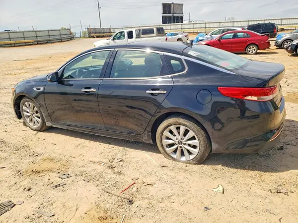 5XXGU4L31JG239718 2018 KIA OPTIMA - Image 2