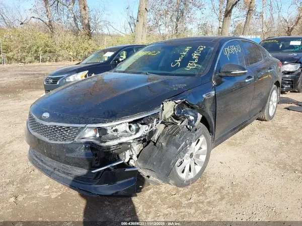 5XXGU4L31JG239931 2018 KIA OPTIMA - Image 2