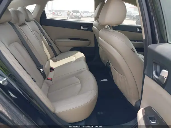 5XXGU4L31JG247706 2018 KIA OPTIMA - Image 8
