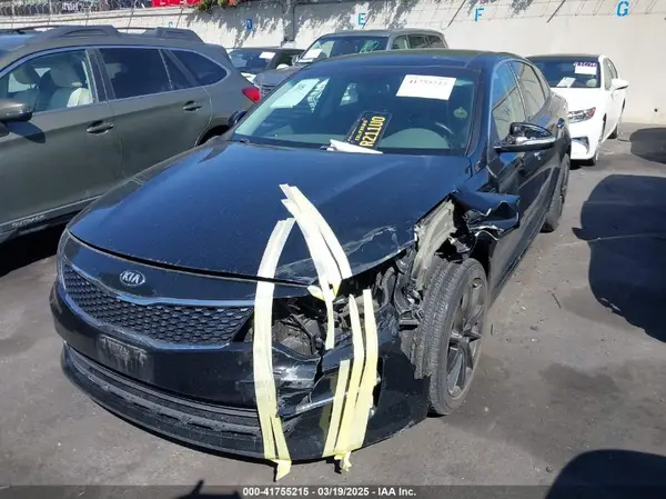 5XXGU4L31JG257846 2018 KIA OPTIMA - Image 2