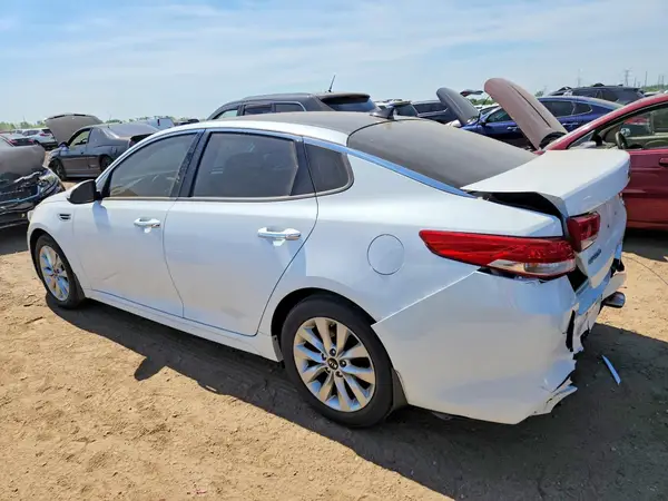 5XXGU4L31JG259872 2018 KIA OPTIMA - Image 2