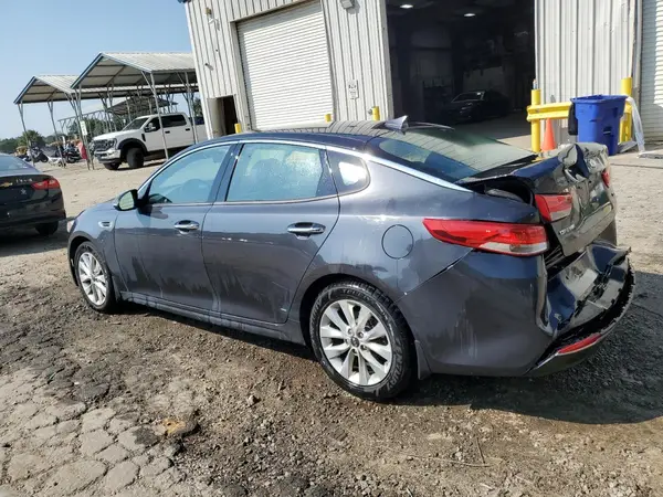 5XXGU4L31JG263775 2018 KIA OPTIMA - Image 2