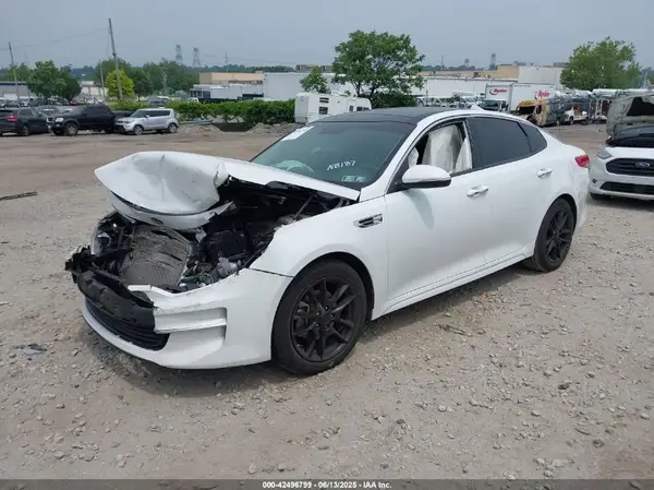 5XXGU4L31JG264876 2018 KIA OPTIMA - Image 2