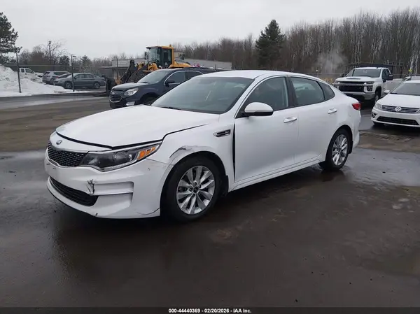 5XXGU4L31JG274856 2018 KIA OPTIMA - Image 2