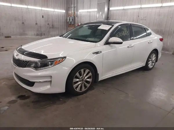 5XXGU4L32GG002132 2016 KIA OPTIMA - Image 2