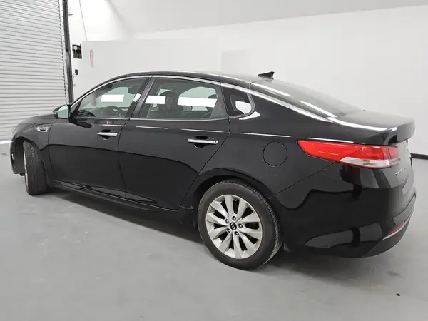 5XXGU4L32GG012711 2016 KIA OPTIMA - Image 2