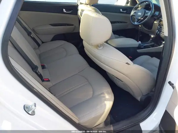 5XXGU4L32GG022526 2016 KIA OPTIMA - Image 8