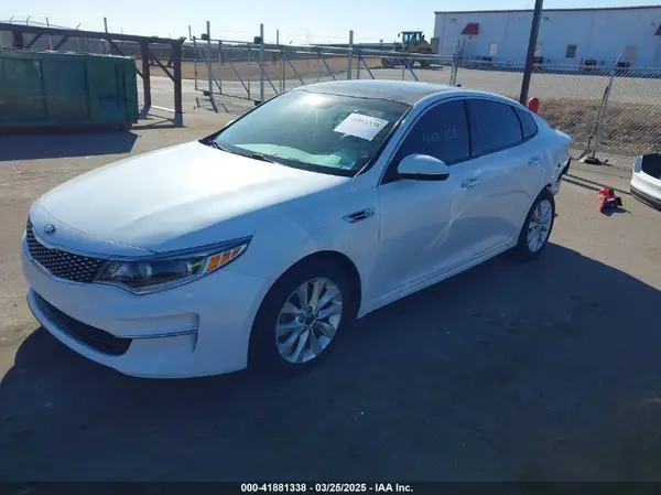 5XXGU4L32GG032974 2016 KIA OPTIMA - Image 2