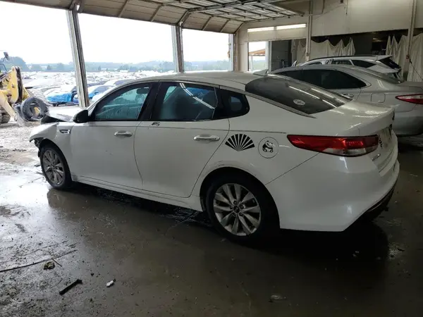 5XXGU4L32GG046065 2016 KIA OPTIMA - Image 2