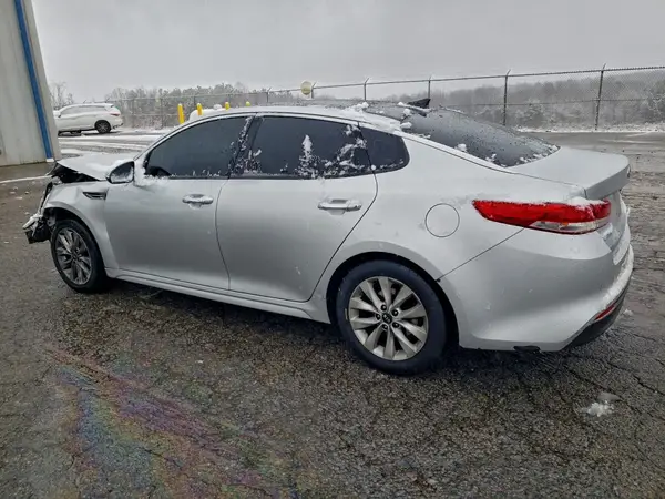 5XXGU4L32GG068793 2016 KIA OPTIMA - Image 2