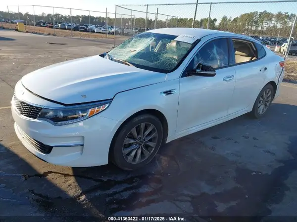 5XXGU4L32GG074982 2016 KIA OPTIMA - Image 2