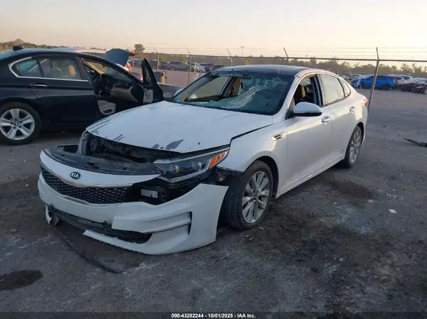 5XXGU4L32GG099865 2016 KIA OPTIMA - Image 2