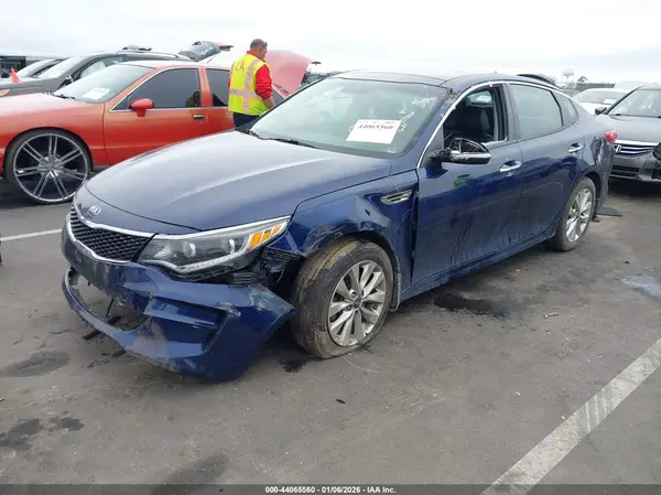 5XXGU4L32HG130307 2017 KIA OPTIMA - Image 2