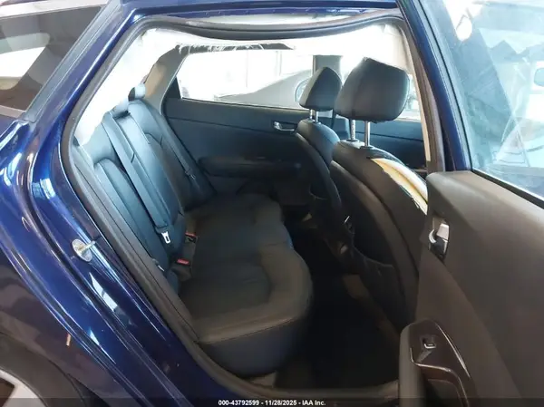 5XXGU4L32HG152095 2017 KIA OPTIMA - Image 8