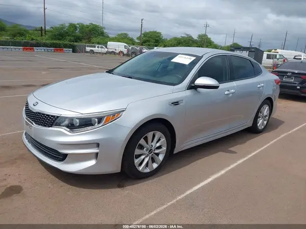 5XXGU4L32HG159760 2017 KIA OPTIMA - Image 2