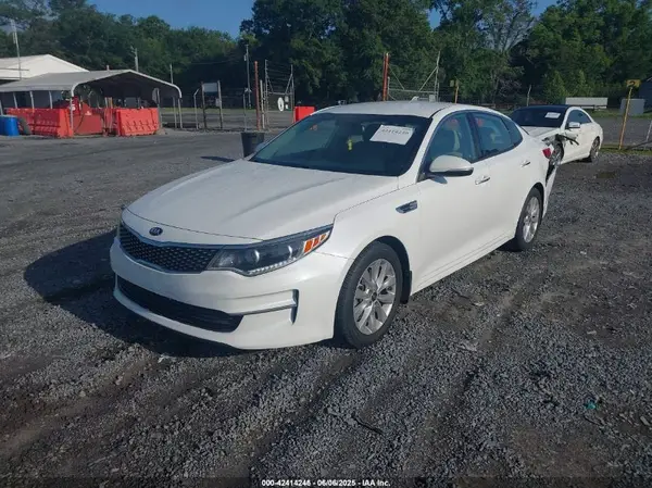 5XXGU4L32HG160097 2017 KIA OPTIMA - Image 2