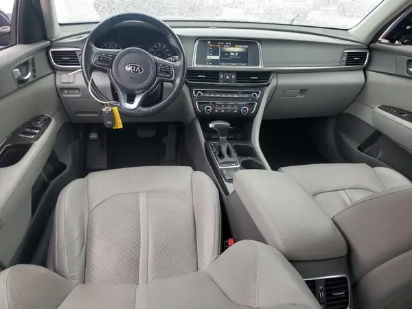 5XXGU4L32HG160200 2017 KIA OPTIMA - Image 8