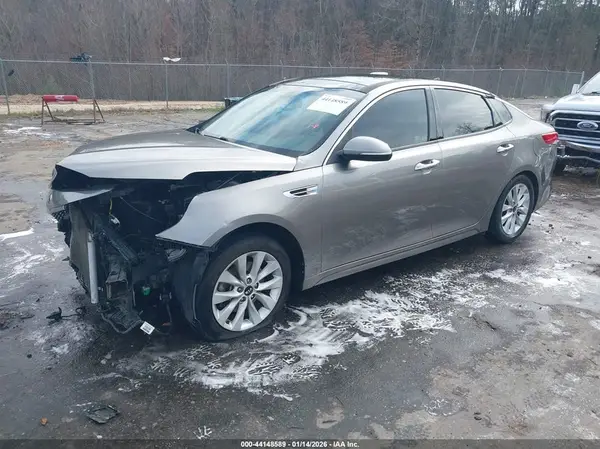 5XXGU4L32HG174307 2017 KIA OPTIMA - Image 2
