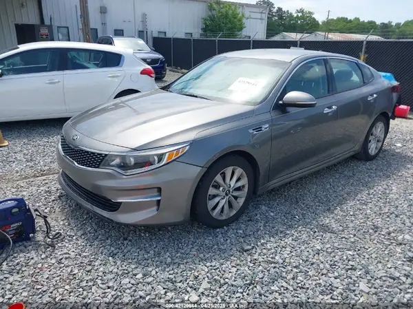 5XXGU4L32HG175960 2017 KIA OPTIMA - Image 2