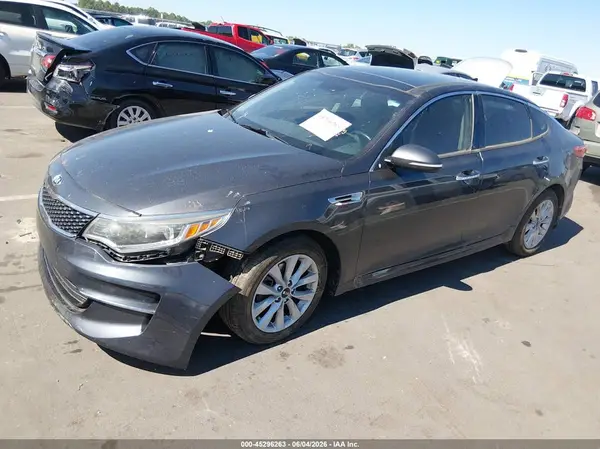 5XXGU4L32JG179898 2018 KIA OPTIMA - Image 2