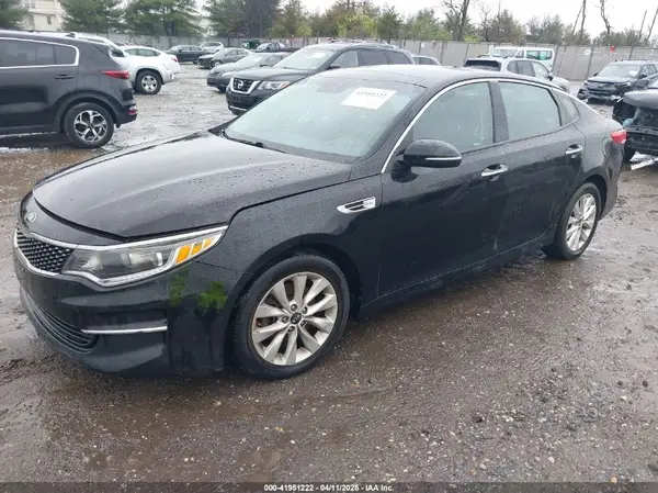 5XXGU4L32JG193039 2018 KIA OPTIMA - Image 2