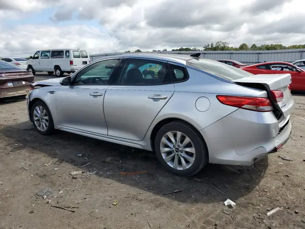 5XXGU4L32JG193266 2018 KIA OPTIMA - Image 2