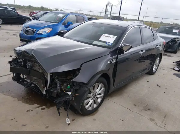 5XXGU4L32JG197804 2018 KIA OPTIMA - Image 2