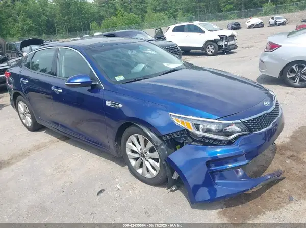 5XXGU4L32JG200782 2018 KIA OPTIMA - Image 1