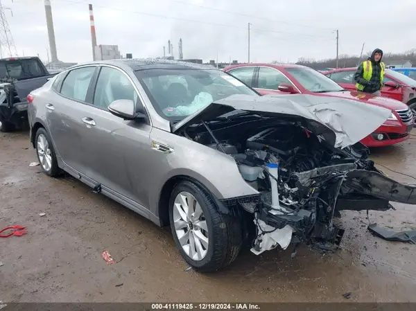 5XXGU4L32JG201205 2018 KIA OPTIMA - Image 1